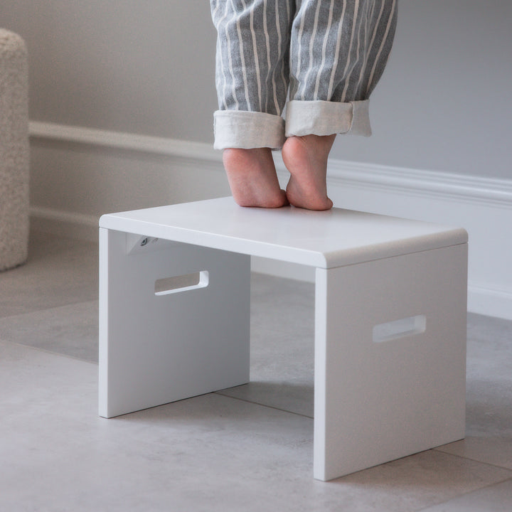 Sebra Step Stool In Classic White