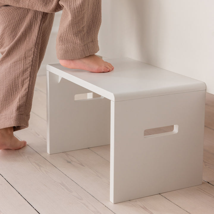 Sebra Step Stool In Classic White