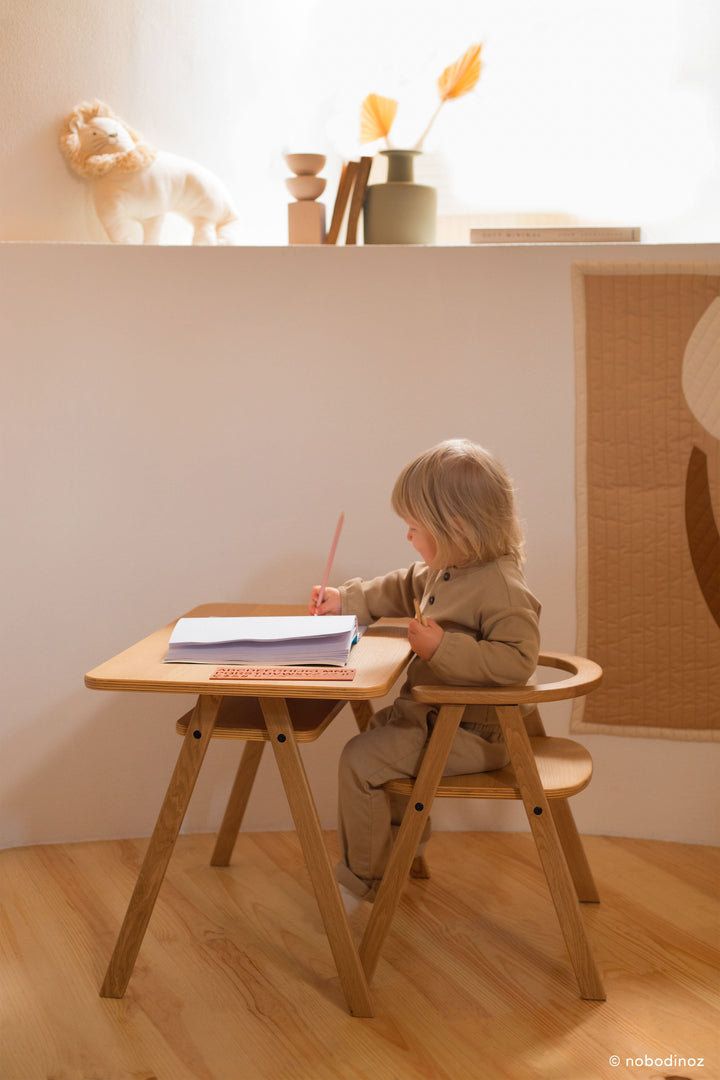 Growing Green Kid Chair i Natural Oak fra Nobodinoz