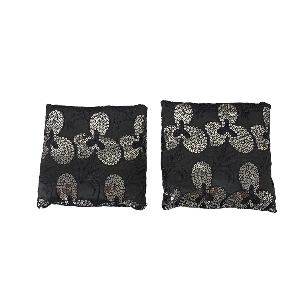 Set of 2 Small Decretive Cushions