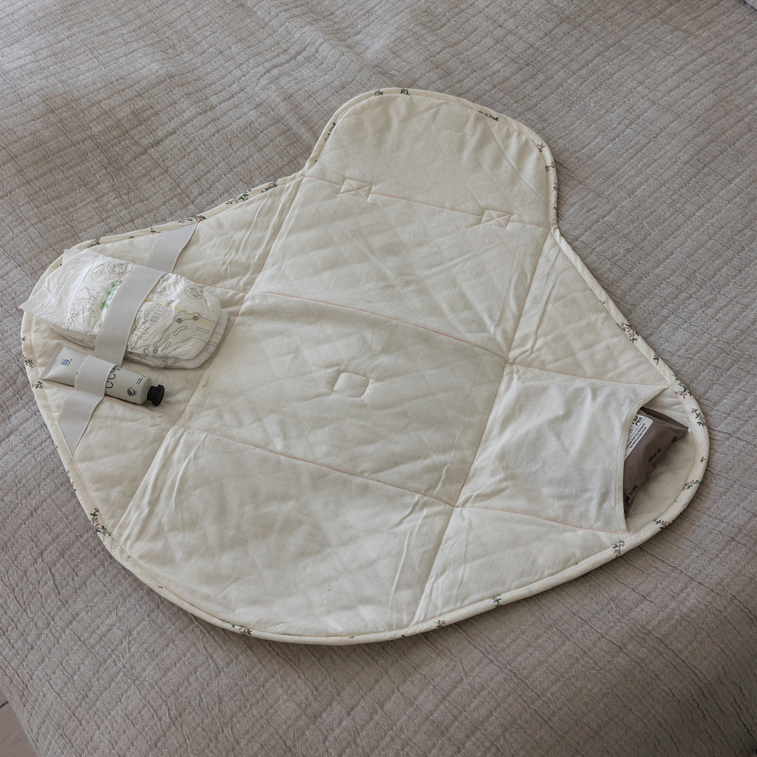 Sebra On-the-go Changing Mat in Powder Blossom
