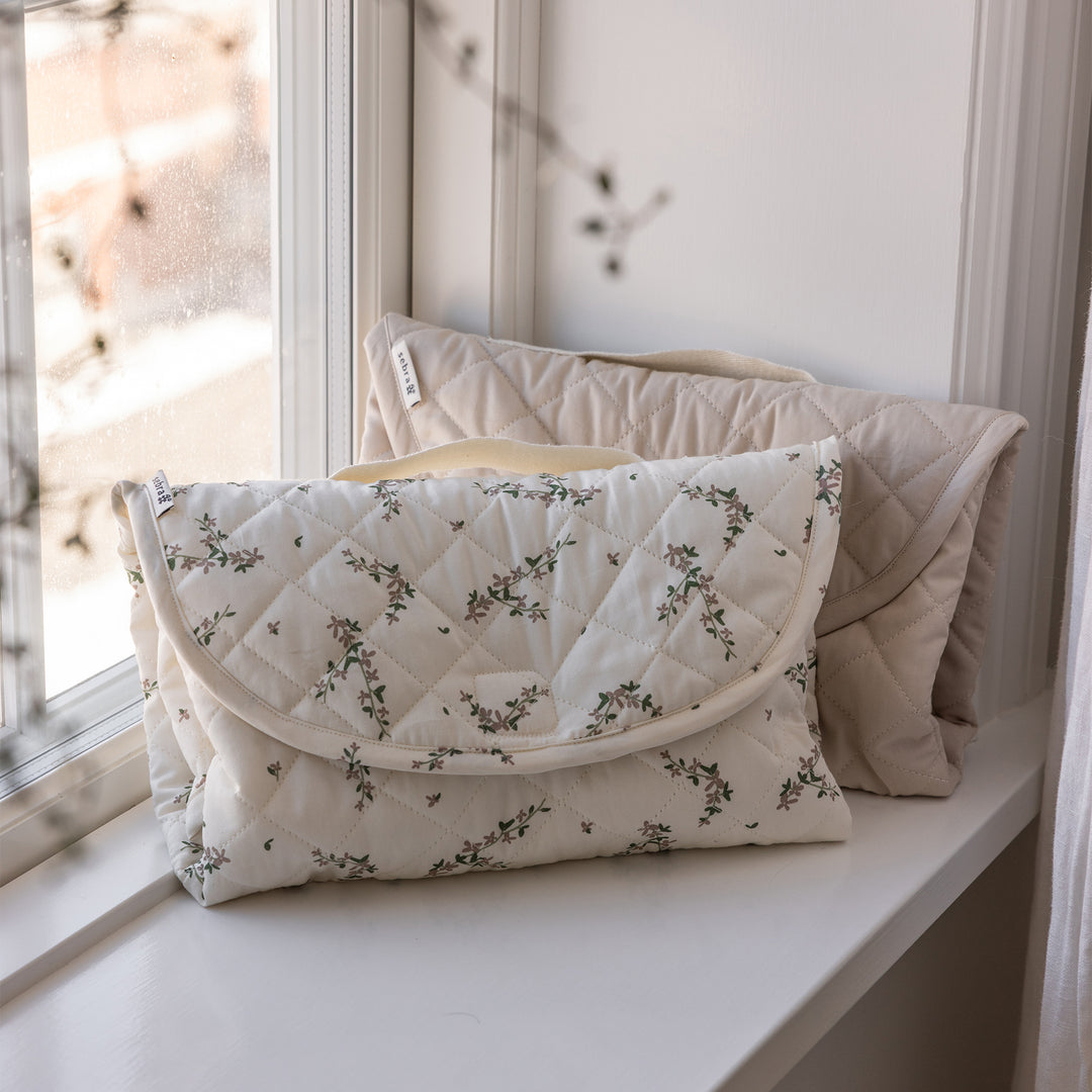 Sebra On-the-go Changing Mat in Powder Blossom