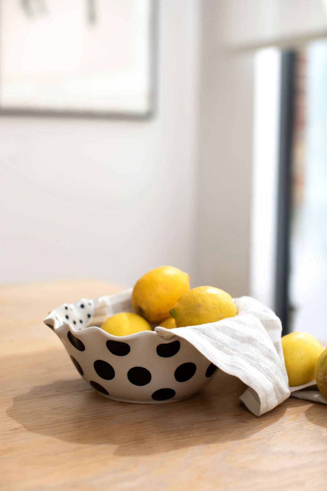 Mono Dots Large Frilly Bowl