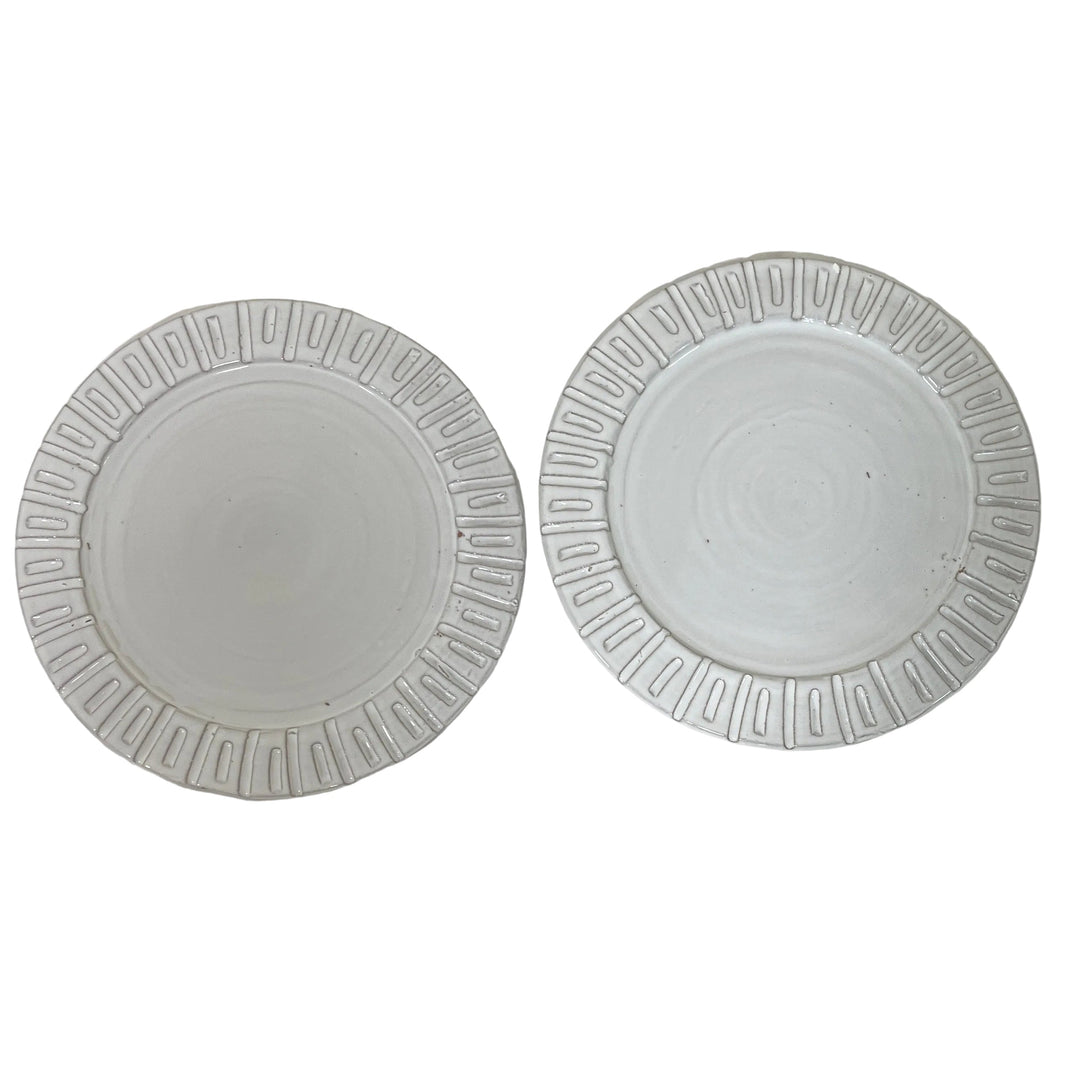 Set of 2 Large Round Plates Stripe