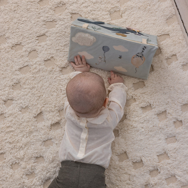 Sebra Fold-Out Tummy Time Triangle Toy