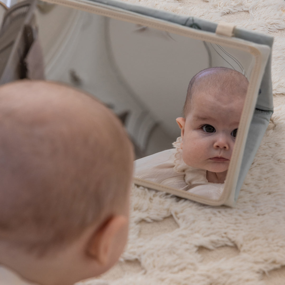 Sebra Fold-Out Tummy Time Triangle Toy