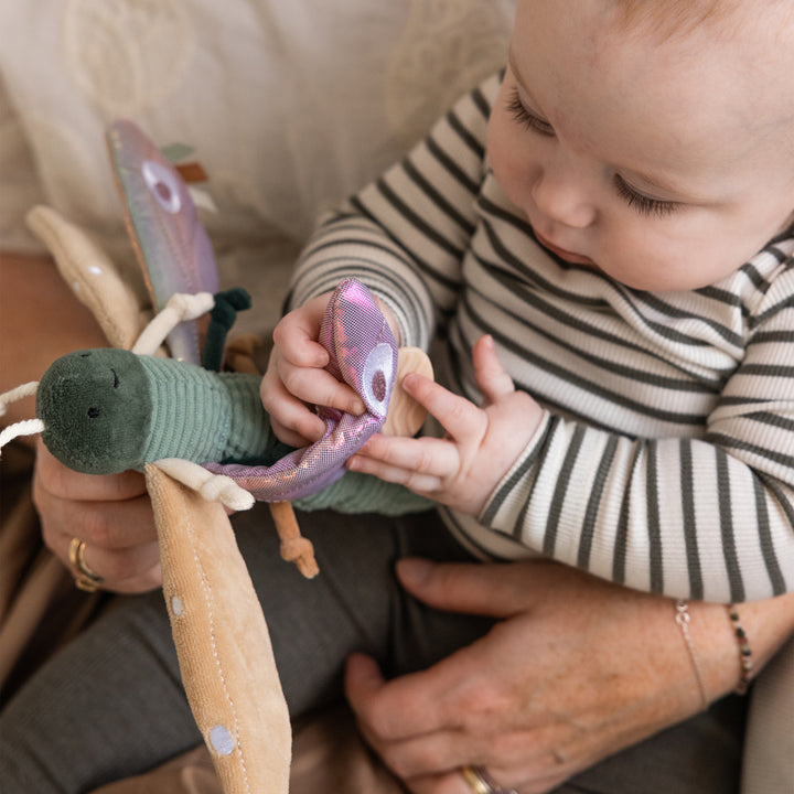 Sebra Dragonfly Hanging Activity Toy