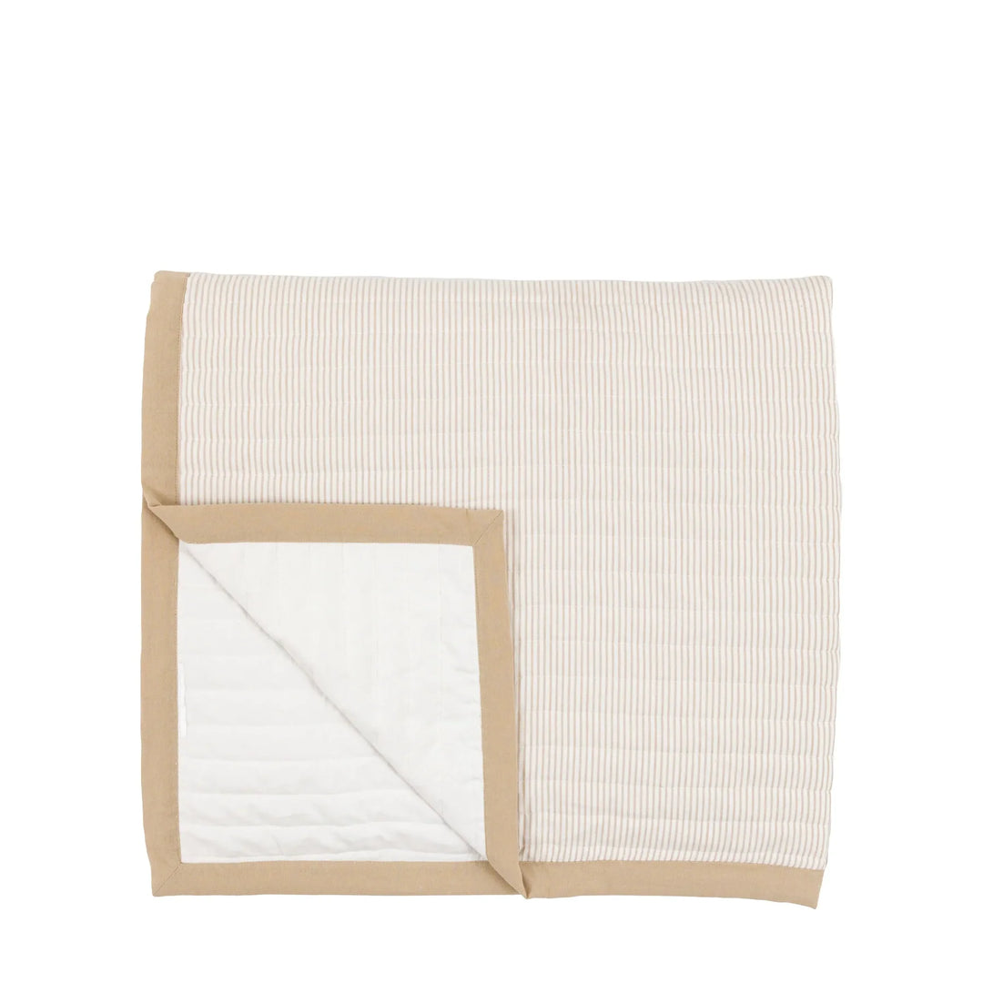 Serene Quilted Bedspread in Oatmeal