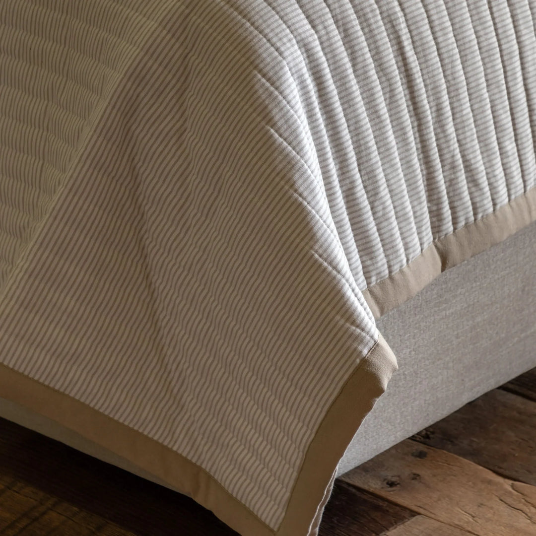 Serene Quilted Bedspread in Oatmeal