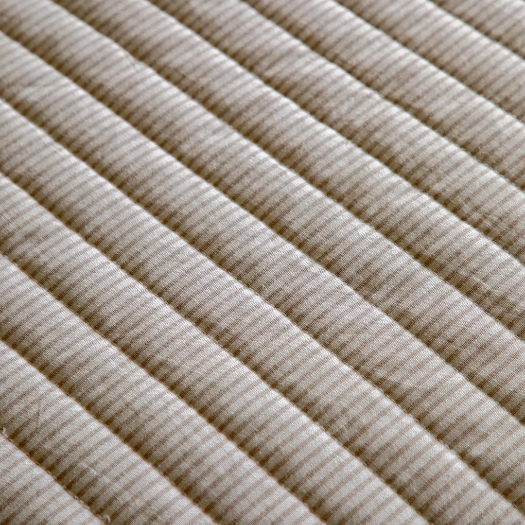 Serene Quilted Bedspread in Oatmeal