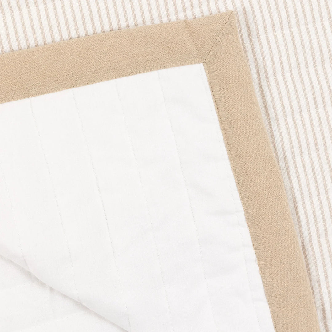 Serene Quilted Bedspread in Oatmeal