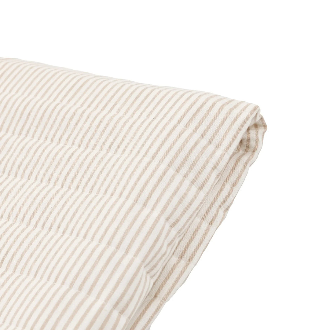 Serene Quilted Bedspread in Oatmeal