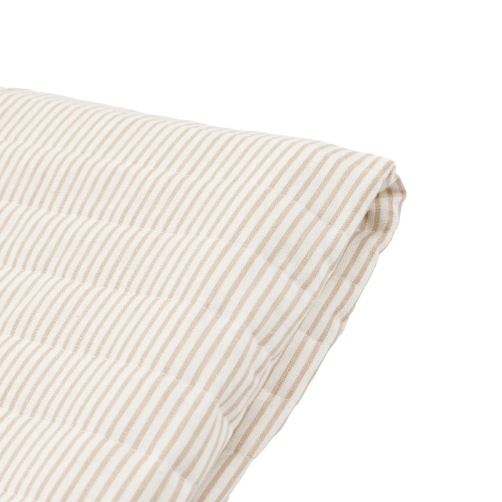 Serene Quilted Bedspread in Oatmeal