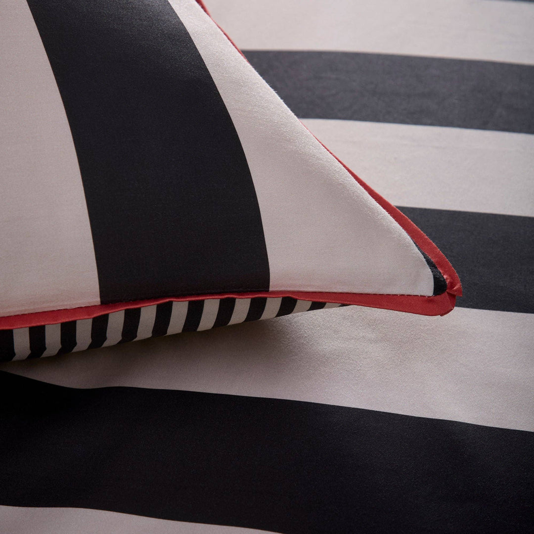 Festivo Circus Stripe Duvet Cover Set by Llewelyn-Bowen Blk