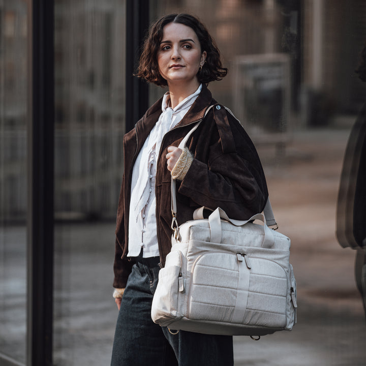 Sebra On-the-go Nursing Bag in Morning Beige Melange