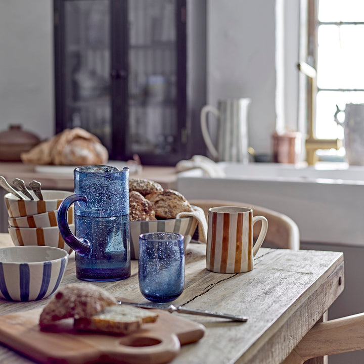 Begonia Mug in Brown Stoneware
