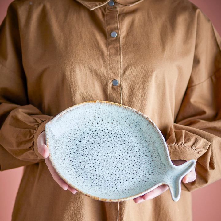Fleur Serving Plate in Nature Stoneware