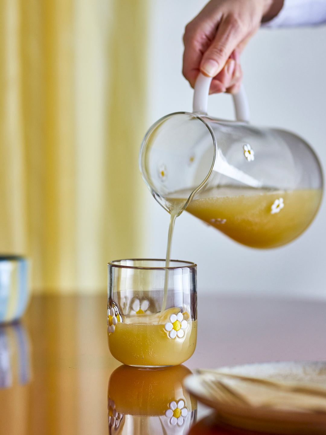 Set of 2 Buzz Clear Glasses
