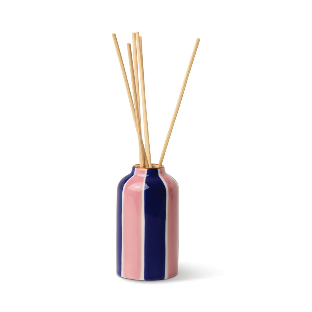 A Dopo Hearts Ceramic Diffuser in Rosewood Vanilla