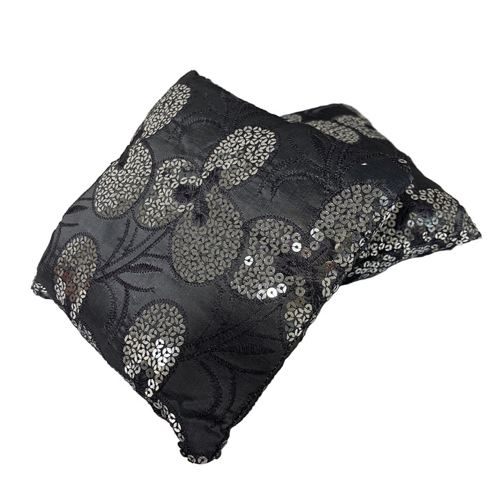 Set of 2 Small Decretive Cushions