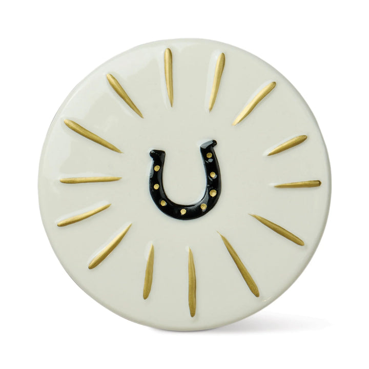 Charmed Candle with Horseshoe Lid in Tabac & Pine
