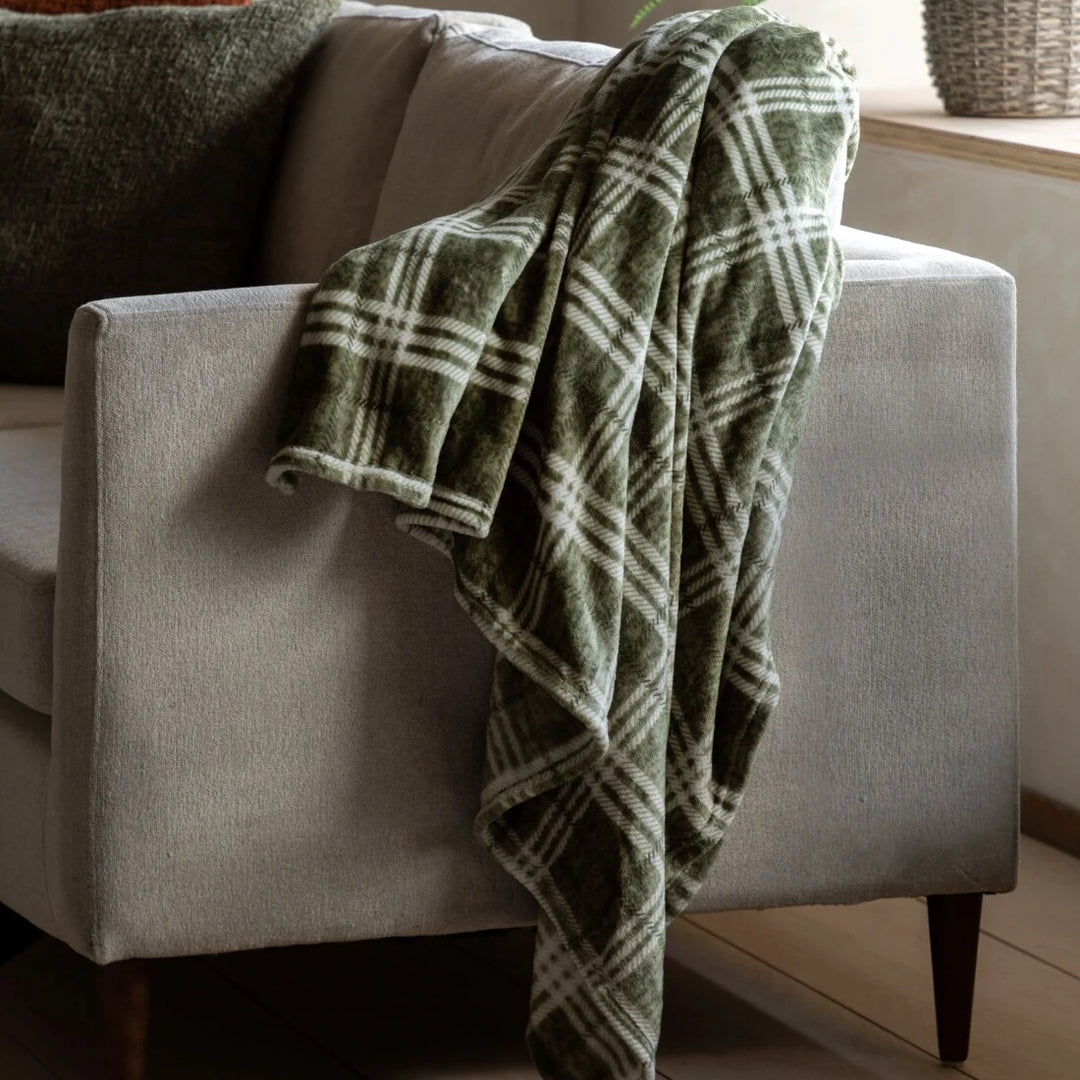Checkmate Rolled Fleece Throw in Olive