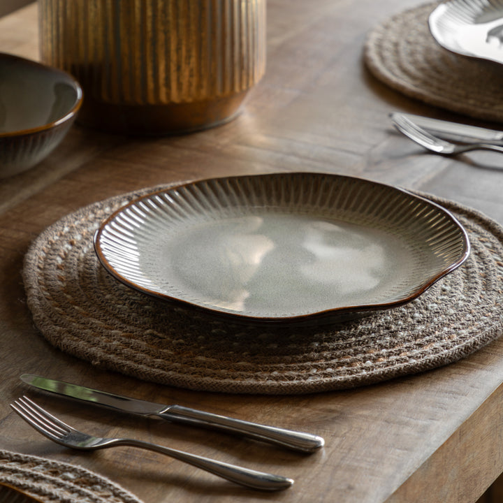 Set of 4 Organic Ridged Dinner Plates in Stone