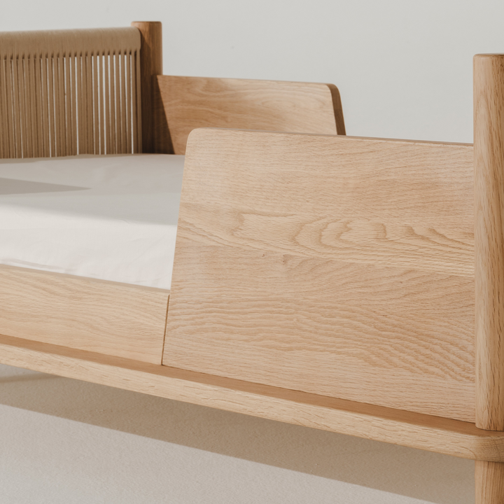 New Oakwood Latitude Evolving Solid Oak Crib by Nobodinoz