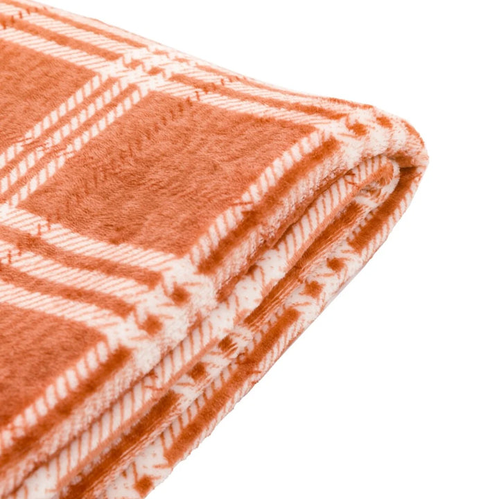 Checkmate Rolled Fleece Throw in Nutmeg