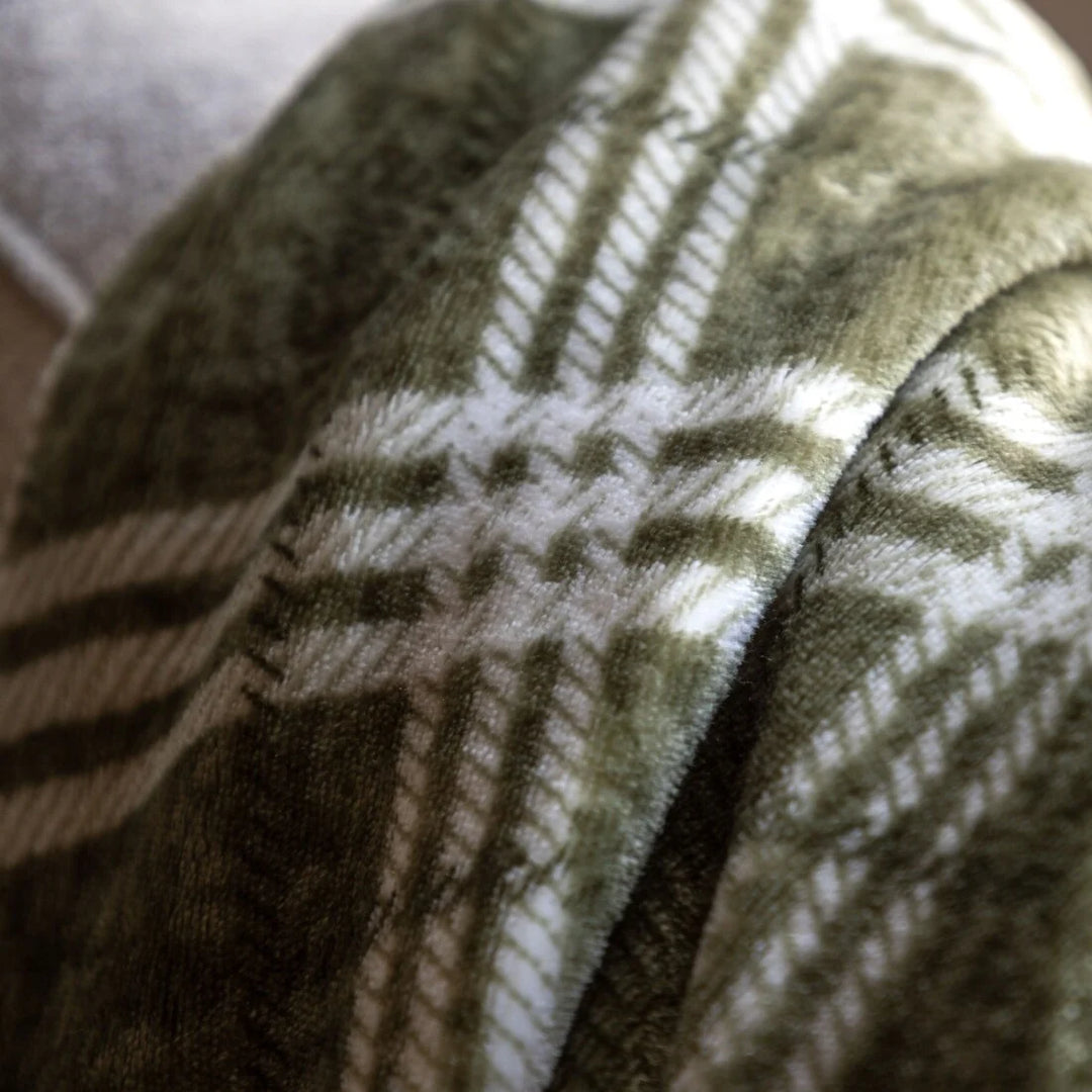 Checkmate Rolled Fleece Throw in Olive