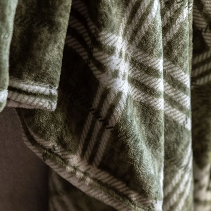 Checkmate Rolled Fleece Throw in Olive