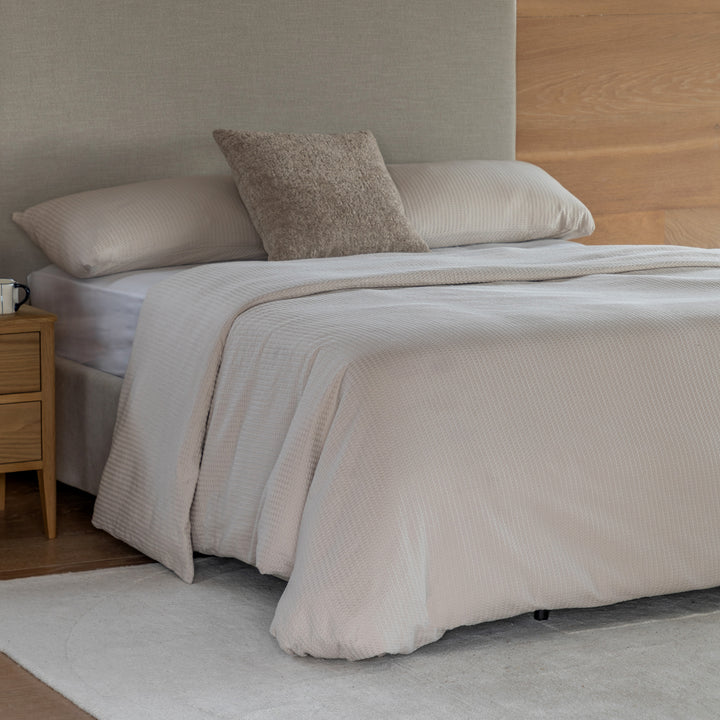 Mira Jacquard Duvet Set in Taupe