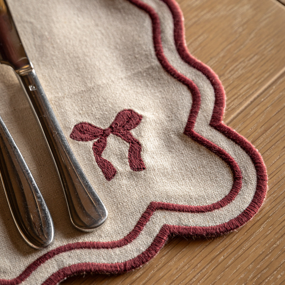 Set of 4 Heritage Scallop Bow Napkins