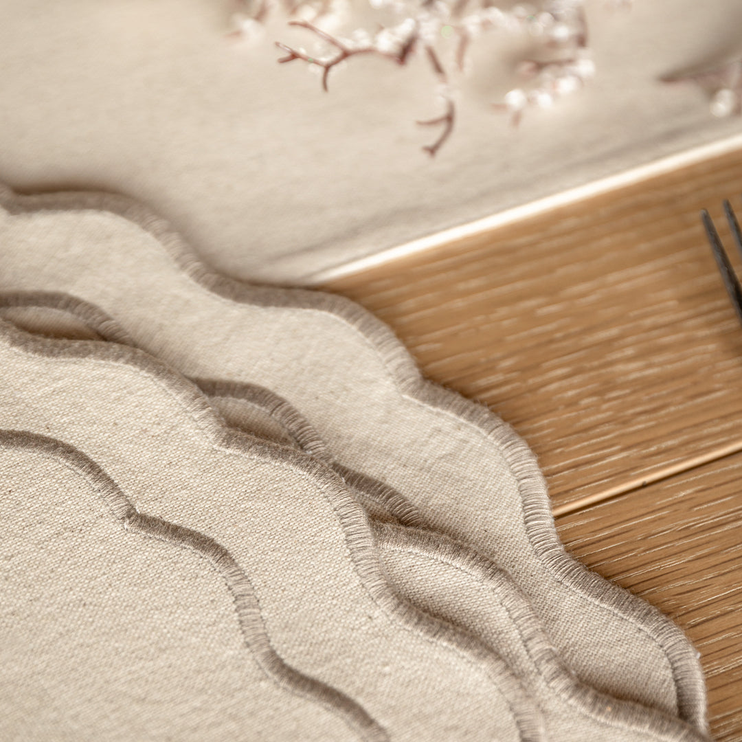 Set of 4 Deco Luxe Scallop Placemats