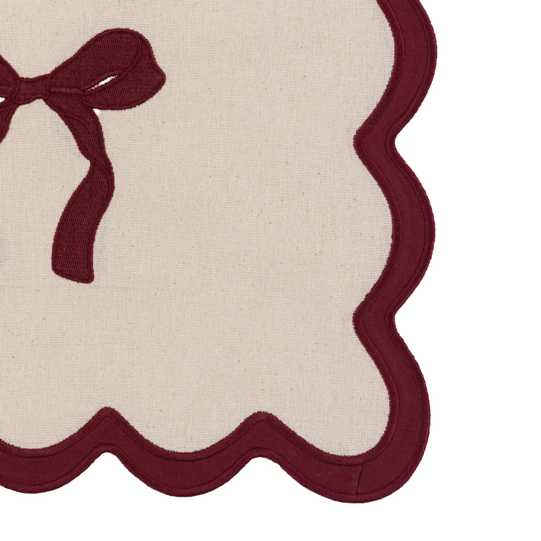 Heritage Scallop Bow Table Runner