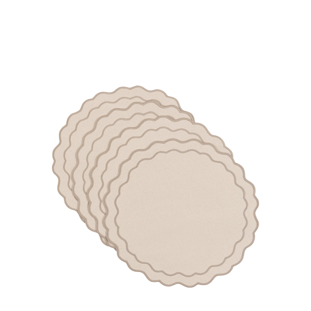 Set of 4 Deco Luxe Scallop Placemats