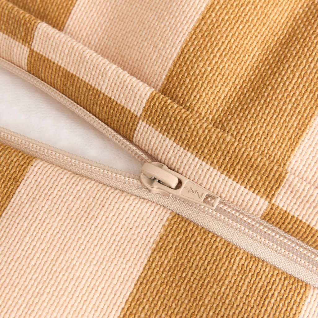 Chelsea sækkestol i Night Blue Velvet fra Nobodinoz