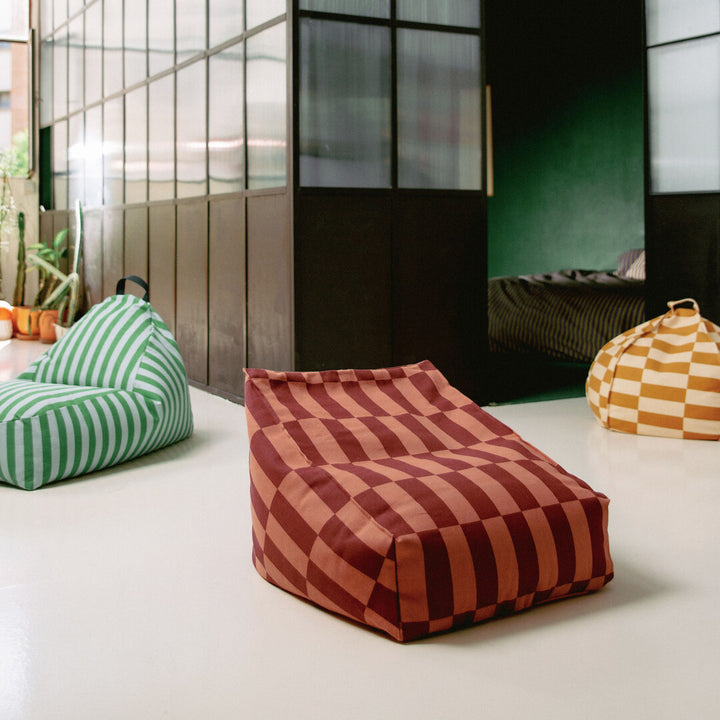 Chelsea sækkestol i Night Blue Velvet fra Nobodinoz