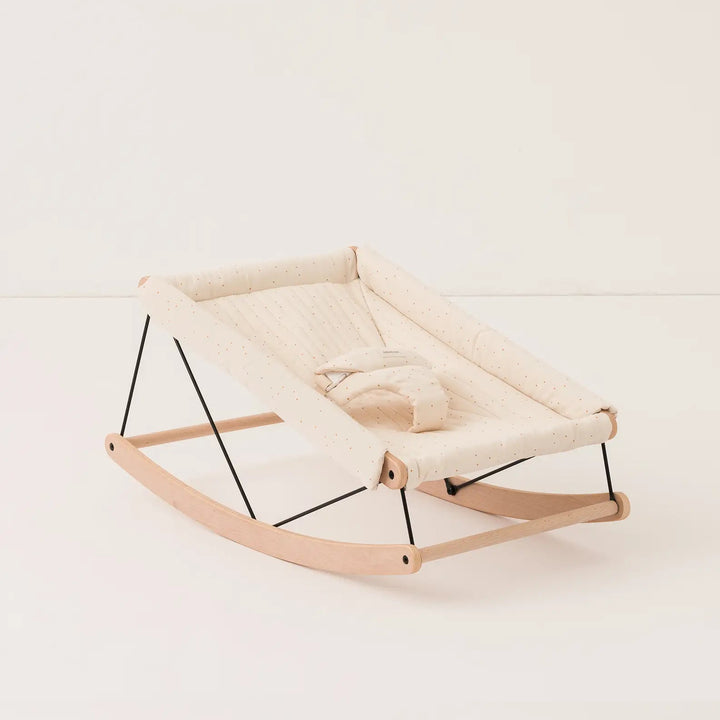 Transat bébé vert en pleine croissance avec housse Gatsby bleue par Nobodinoz