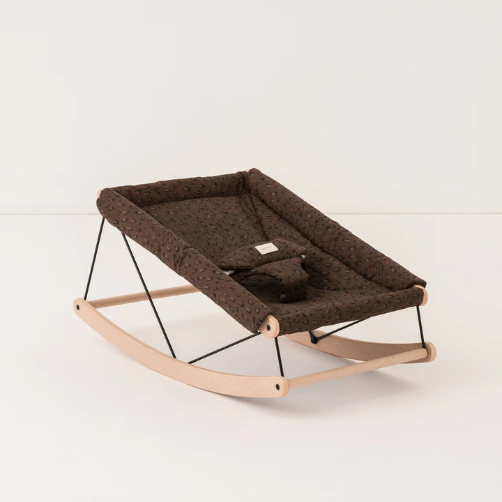 Transat bébé vert en pleine croissance avec housse Gatsby bleue par Nobodinoz