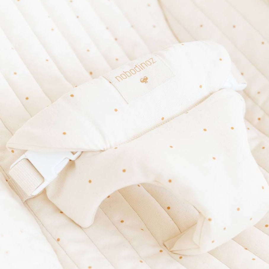 Growing Green Baby Bouncer Cover i Sweet Honey Dots fra Nobodinoz