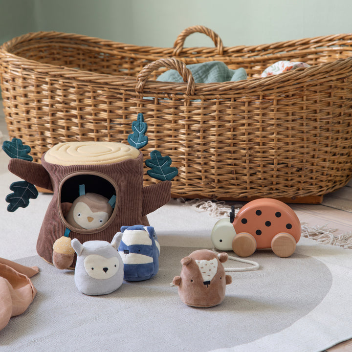 Activity toy, hide & seek, tree stump