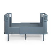 Forest Lake Blue Baby &amp; Jr Cot Bed fra Sebra