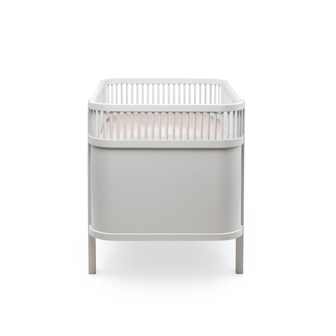 Hvid baby- og juniorseng fra Sebra