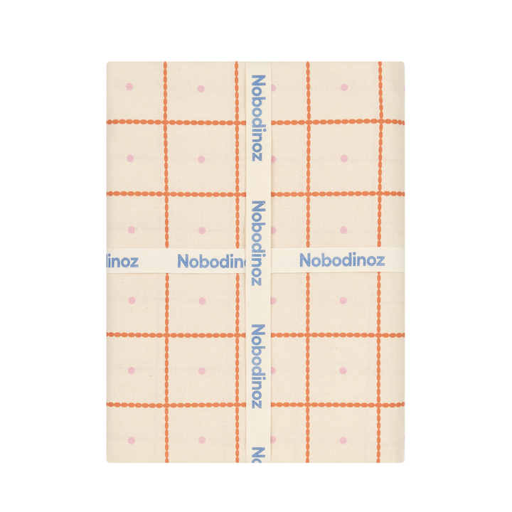 Nododinoz Small Tablecloth in Small Red Grid