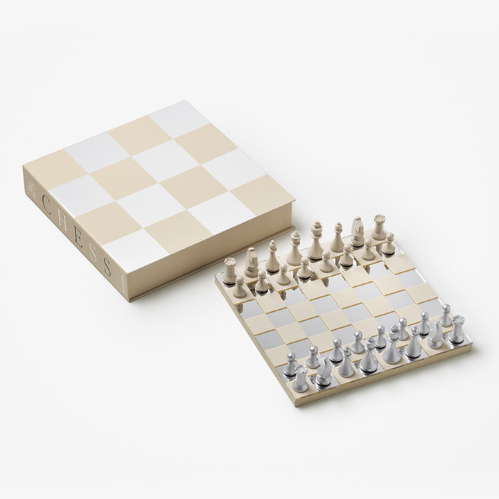 Printworks Classic Art of Chess Game