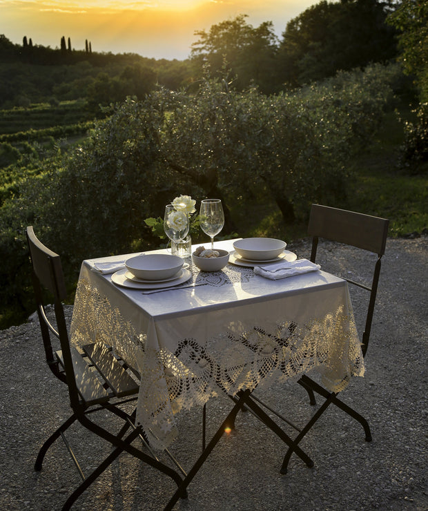 Tuscany Bistro Lace Vinyl Tablecloth / Khaki