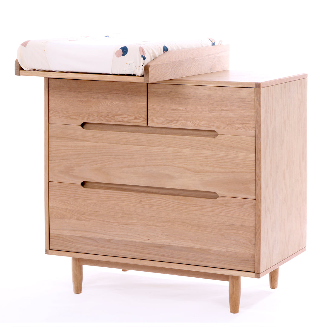 Pure Oakwood Kommode / Puslebord fra Nobodinoz