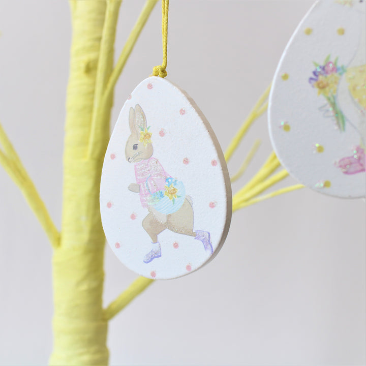 Sæt med tre malede træ påskeæg