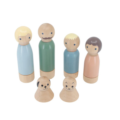 Famille de poupées en bois de six pièces par Sebra
